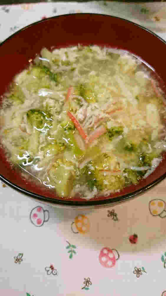 餃子の献立に合うブロッコリーとかに玉の副菜スープ