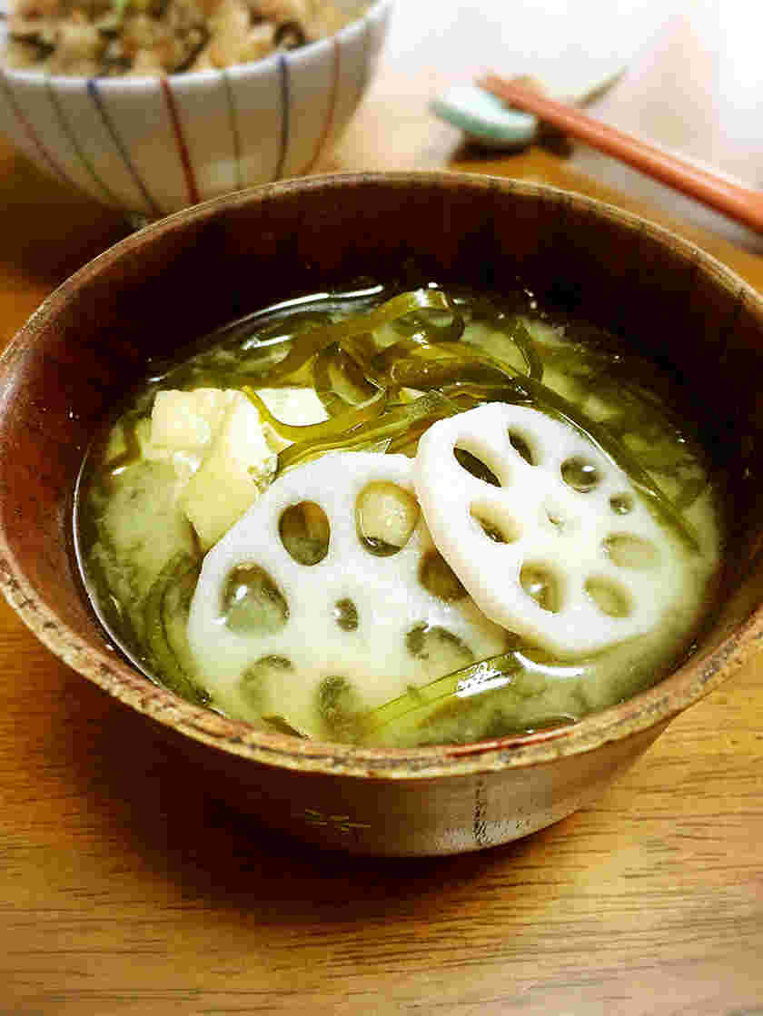 切り昆布とれんこんの味噌汁