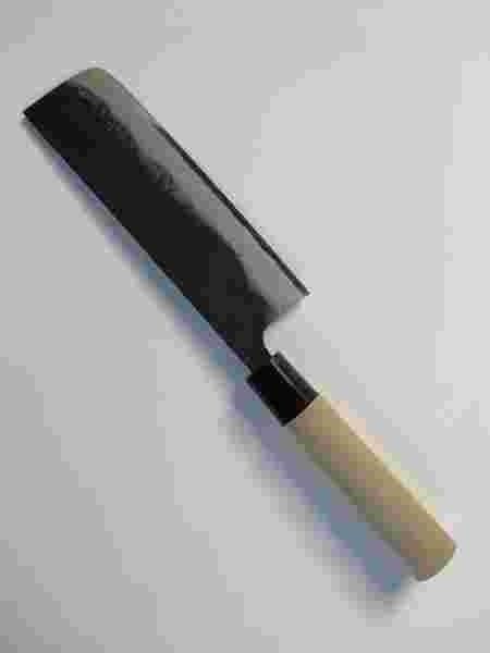 石鎚金物製作所の鋼製の黒打ち角菜切り包丁