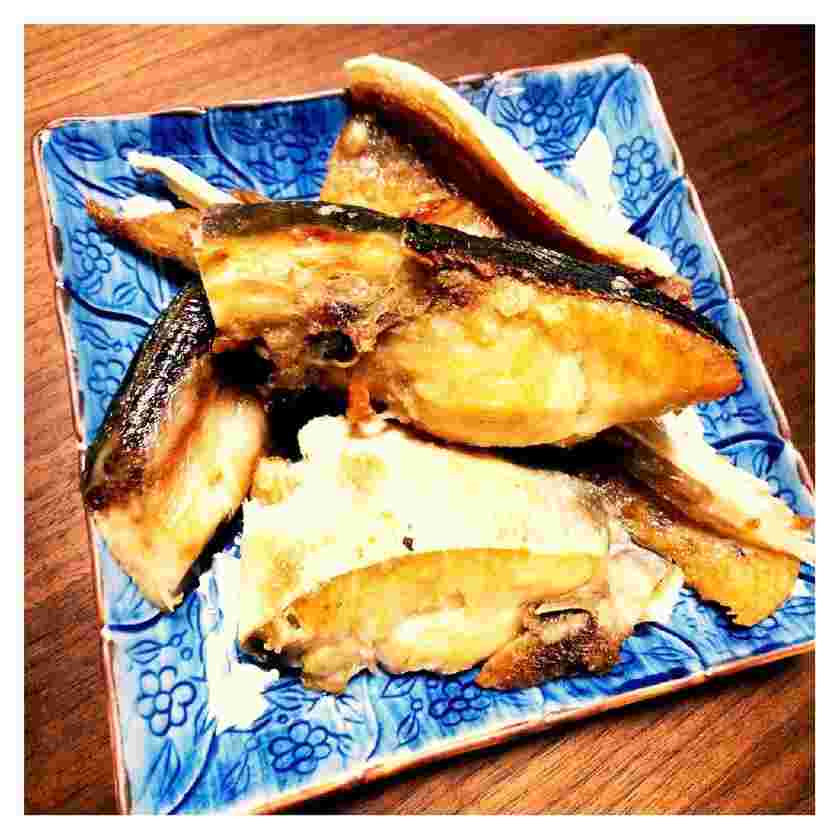 魚のあらの塩焼き