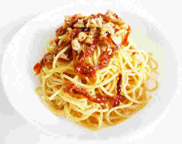 ドライトマトとツナのパスタ