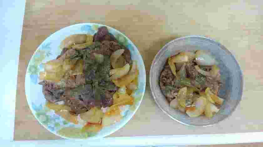 牛肉と玉ねぎのケイジャンソース炒め