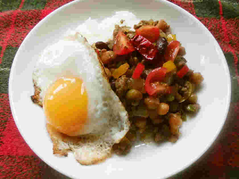 ケイジャンソースを使った豆のドライカレー