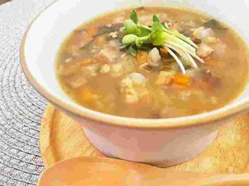 ハンバーグに合うスープのショウガ入り7種の野菜たっぷり和風スープ