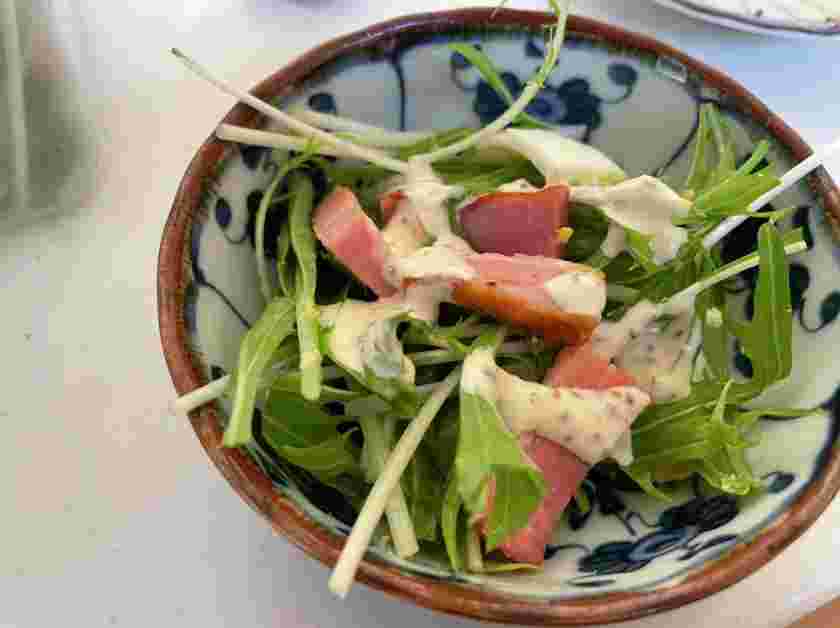 ピーマンの肉詰めに合うサラダ