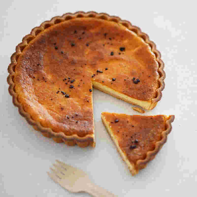 浜納豆をトッピングしたチーズケーキ