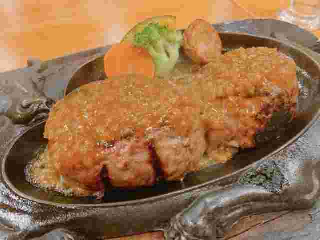 シャリアピンソースのハンバーグ