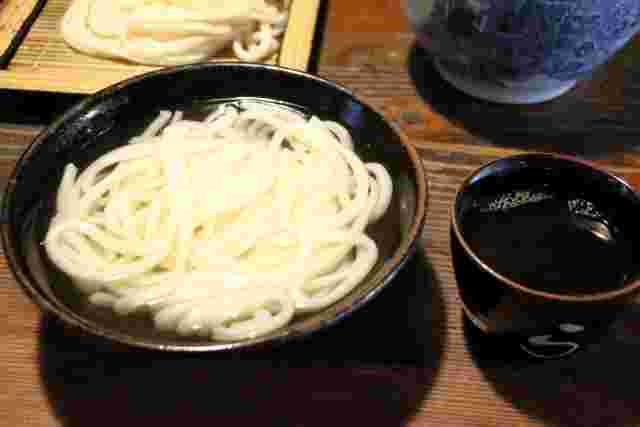 うどん一人前のカロリーと糖質