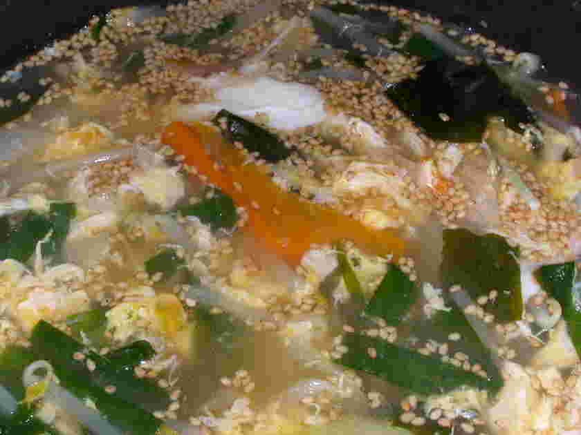 天津飯の献立に合う野菜たっぷり中華スープ