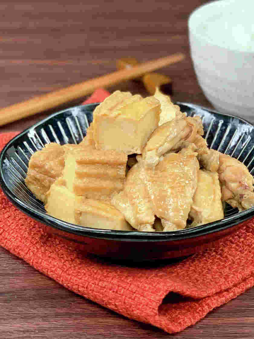 たけのこご飯に合う献立（手羽中と厚揚げの煮物）