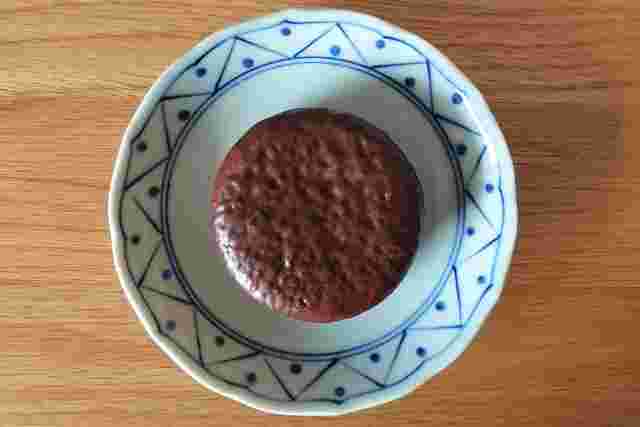 皿に乗ったチョコパイ