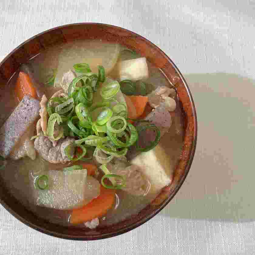 栄養満点でさつまいもご飯に合う豚汁