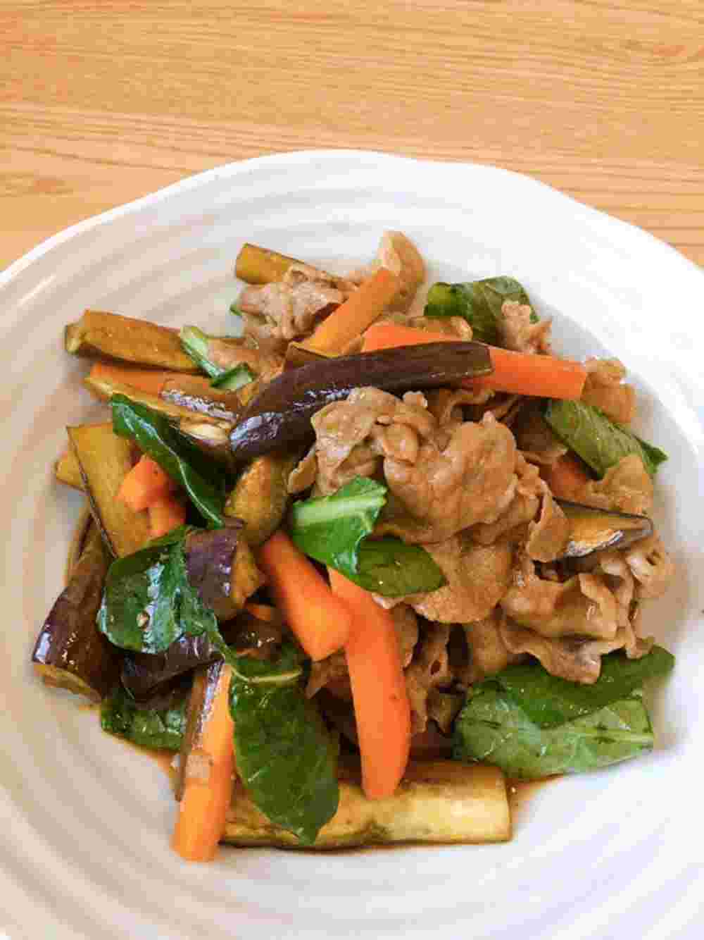 さんまの塩焼きに合う豚肉と野菜のコチュジャン炒め