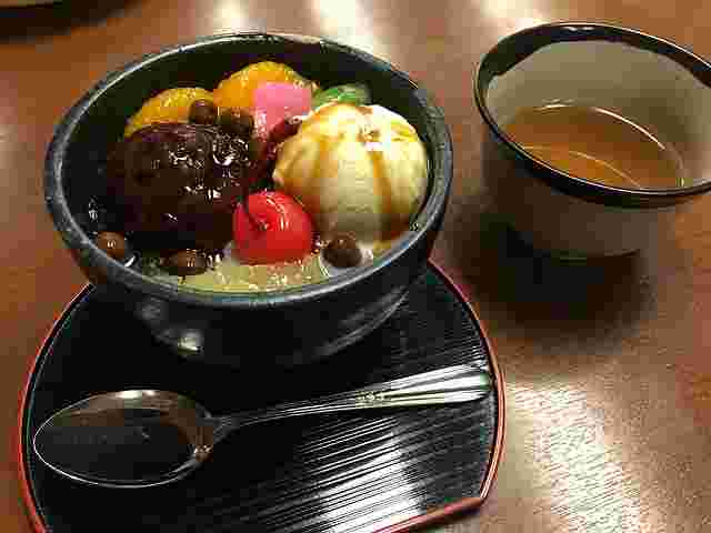 あんみつとお茶