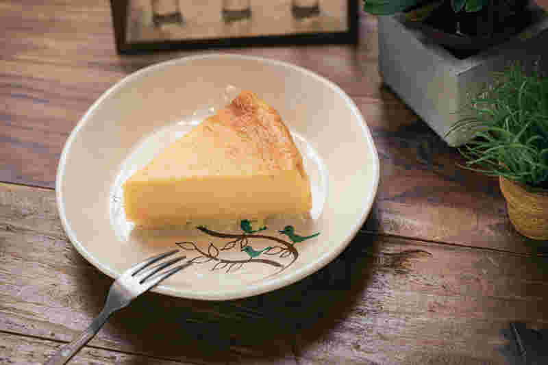 チーズケーキとフォーク