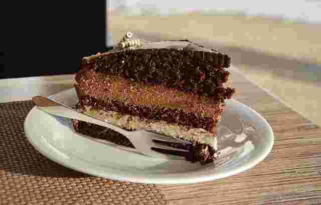チョコレートケーキとフォーク