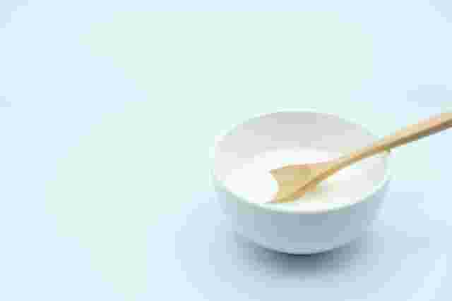 生クリームへ加えるためのヨーグルト