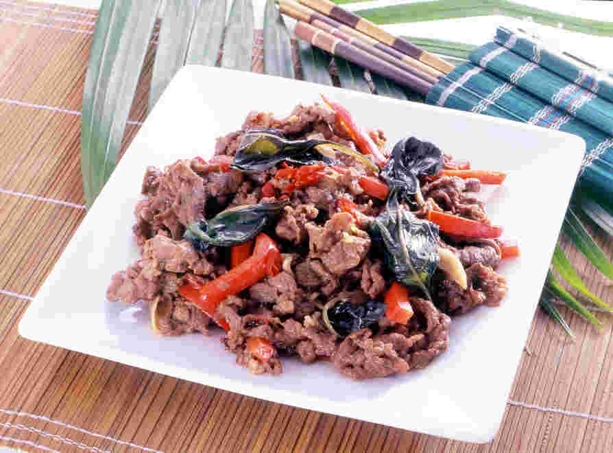 牛肉のバジル炒め
