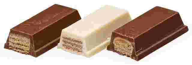 ホワイトチョコとミルクチョコのキットカット