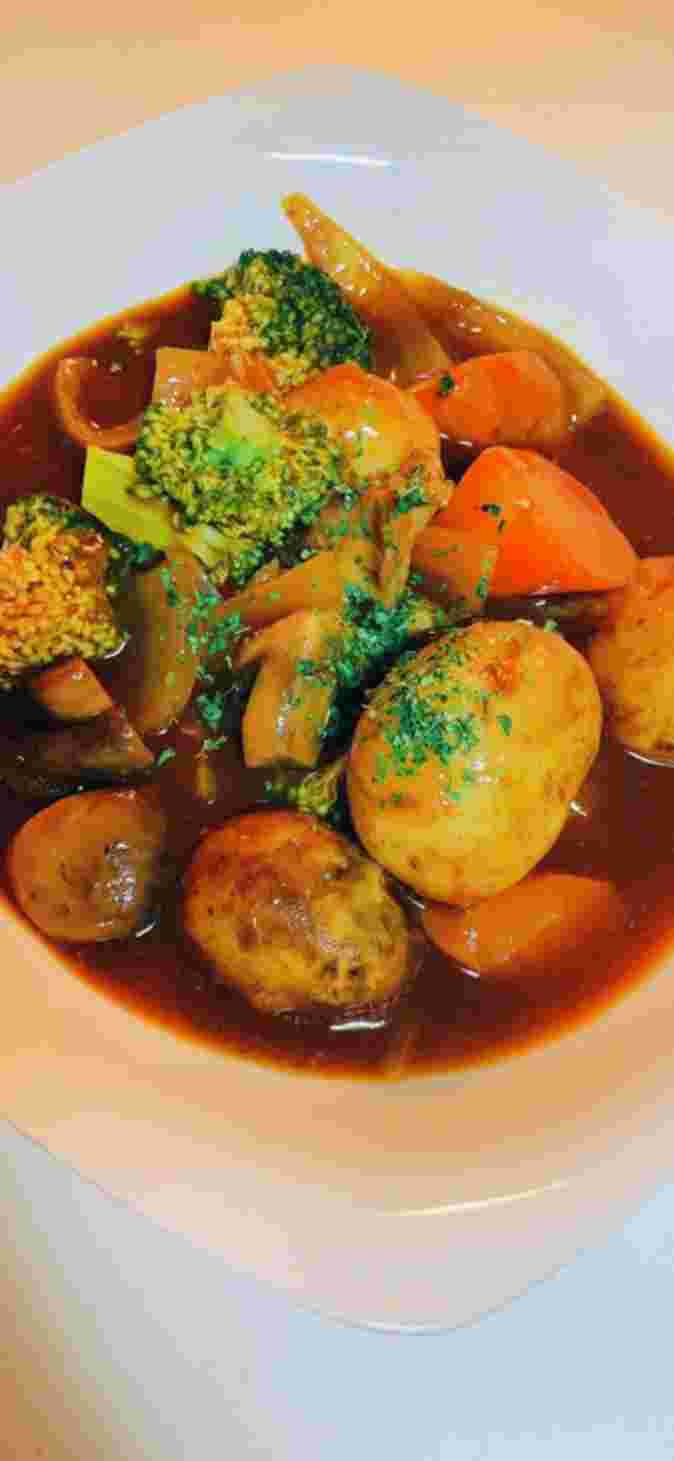 豚カシラ肉のブラウンシチュー