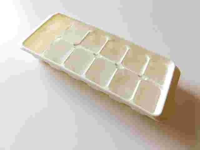 ポッカレモンが入った製氷皿