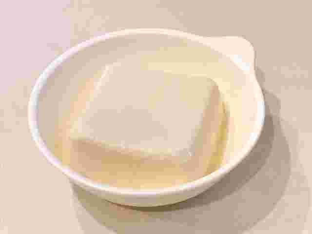 器に入った豆腐