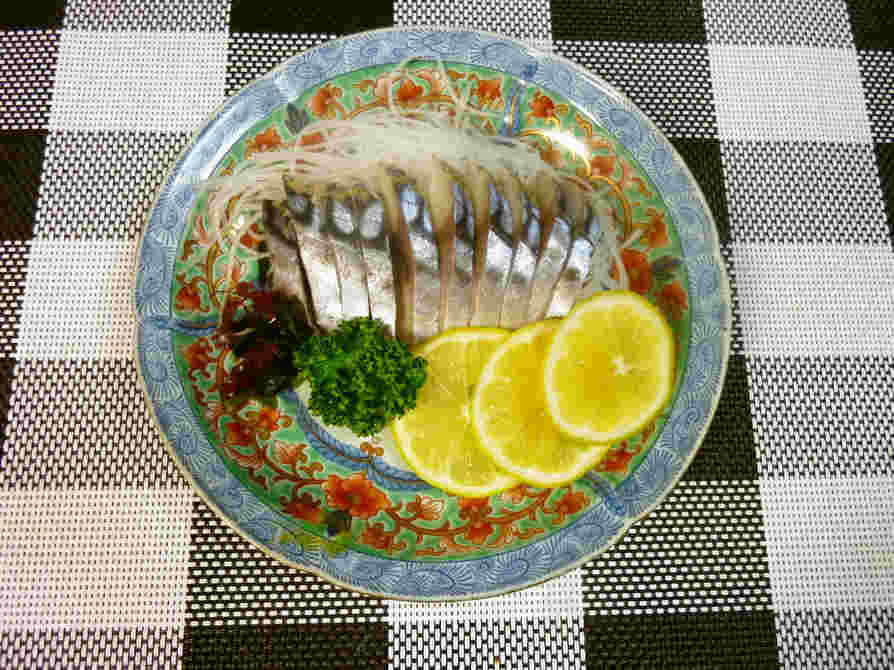 刺し身ダイエットに使える刺身のレモン添え