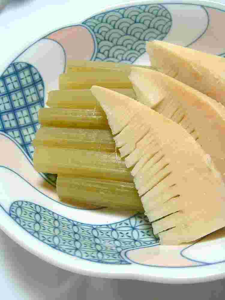 ふきの種類である水ふきを使った煮物
