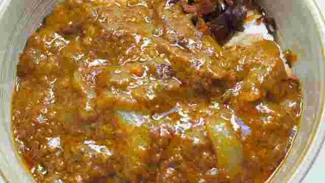 カレーをトッピングした牛丼