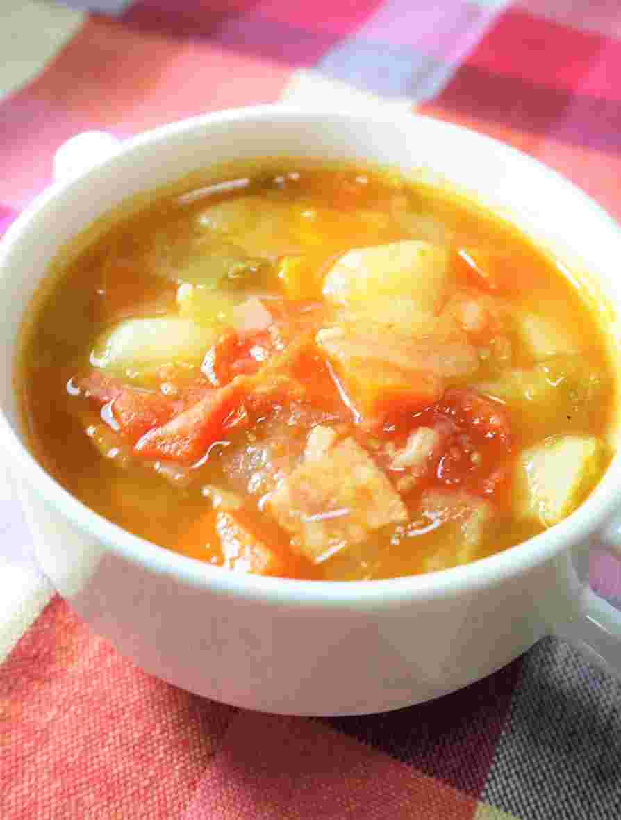 カレーに合うスープの野菜たっぷりミネストローネ