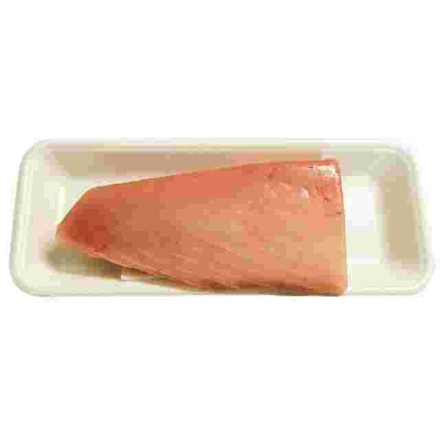 パックに入ったマグロの刺身
