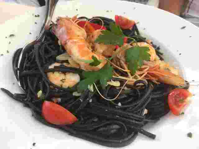 イカ墨を使ったパスタ